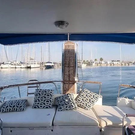 Spacious And Cozy Boat House In Barcelona * Sant Adrià de Besòs