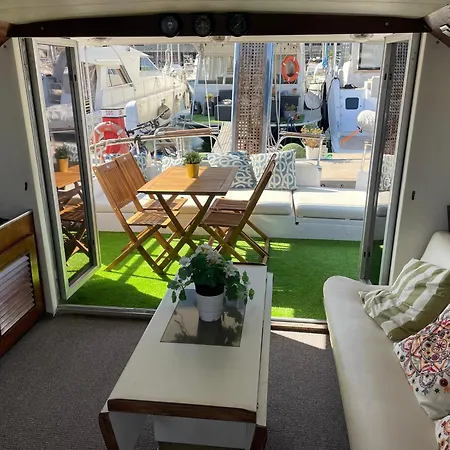 Spacious And Cozy Boat House In Barcelona * Sant Adrià de Besòs