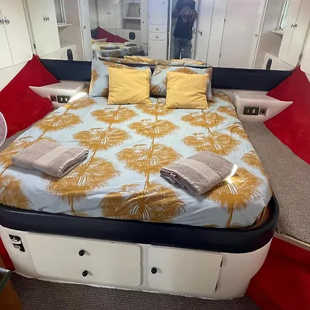 Spacious And Cozy Boat House In Barcelona Båthotell *