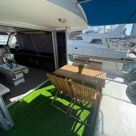 Spacious And Cozy Boat House In Barcelona *