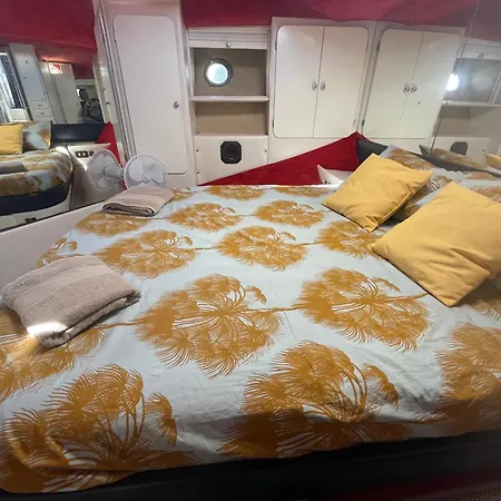 Spacious And Cozy Boat House In Barcelona * Sant Adrià de Besòs